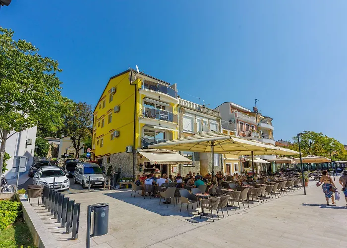 Tolle Direkt An Der Promenade Selce